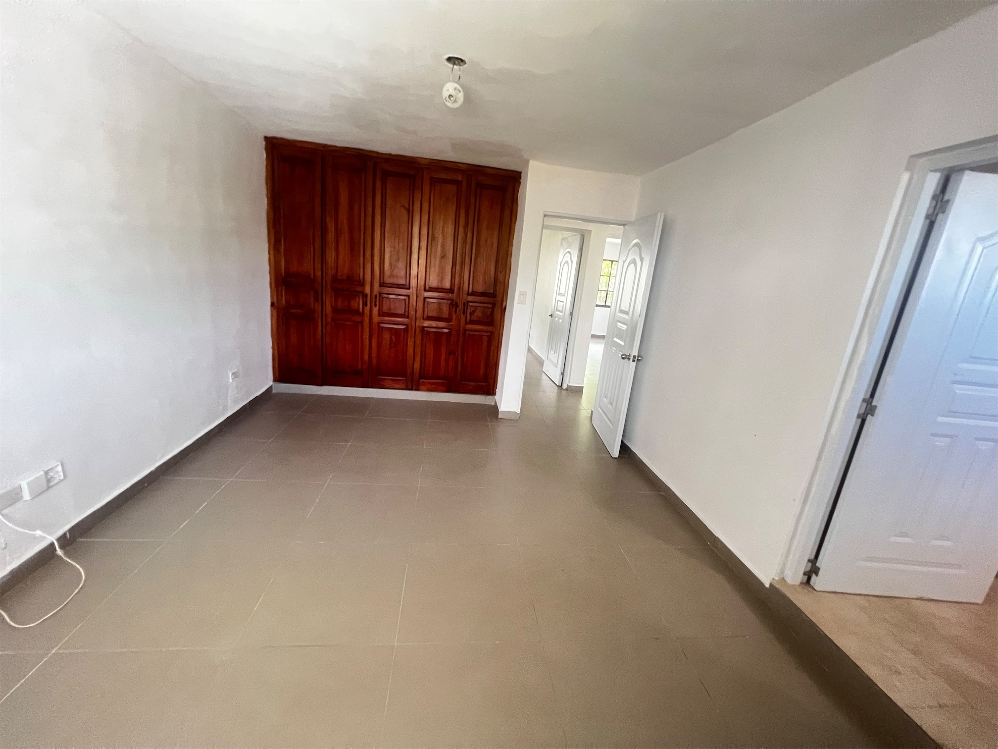 casas - Venta de casa en con amplio patio y terraza autopista de san Isidro  2