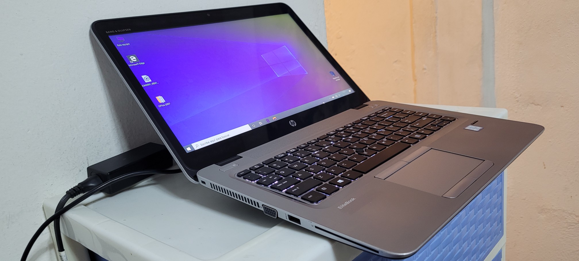 computadoras y laptops - Laptop hp Touch 14 Pulg Core i5 7ma Ram 8gb ddr4 Disco 128gb SSD Y 320gb full 1