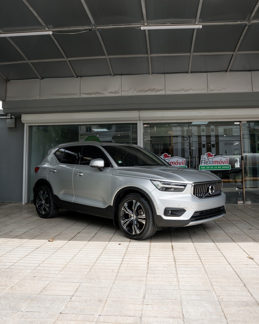 jeepetas y camionetas - VOLVO XC40 INSCRIPTION 1