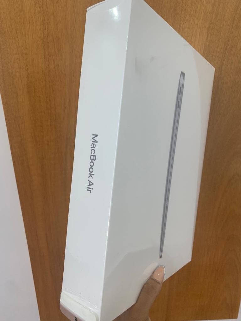 celulares y tabletas - MacBook Air 2020 256gb 8gb RAM 2