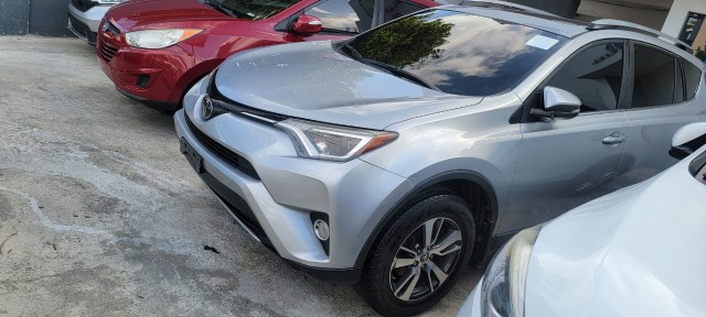 jeepetas y camionetas - TOYOTA RAV4 XLE FULL 2017 0