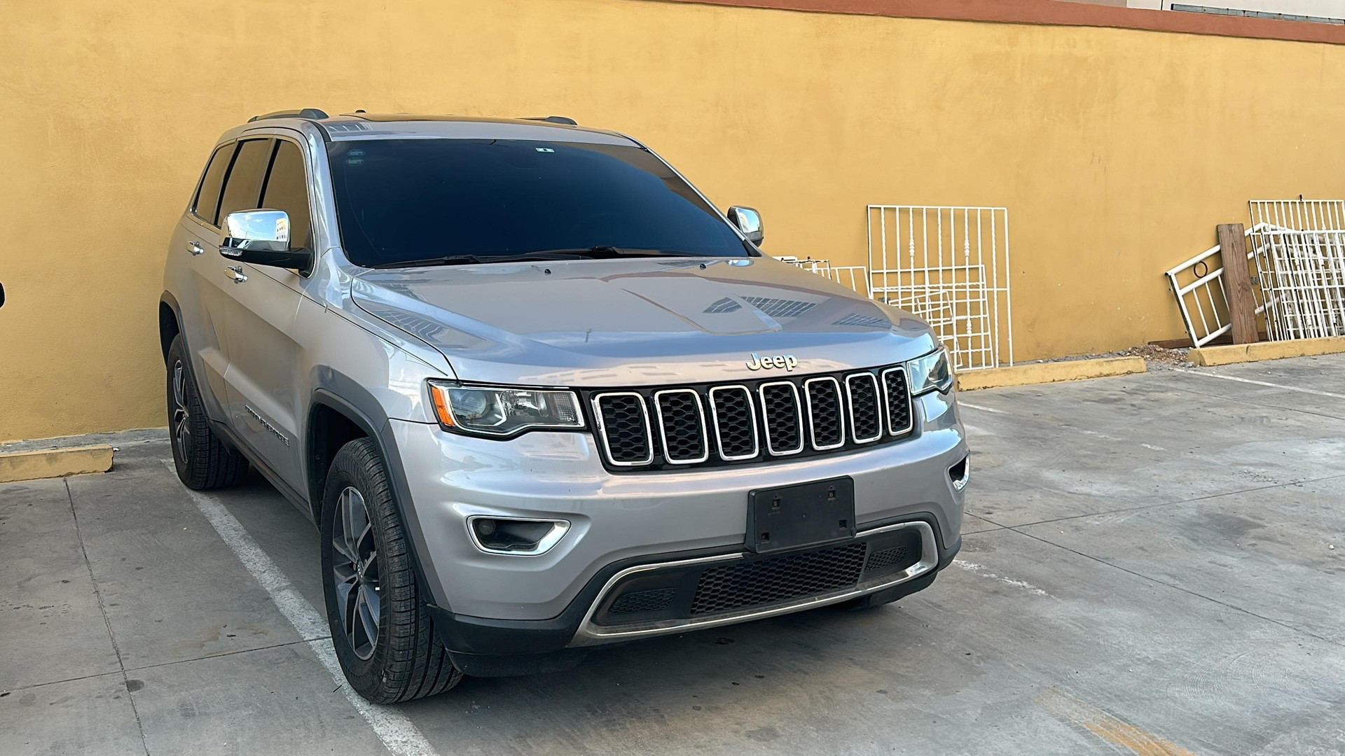 jeepetas y camionetas - Jeep Grand Cherokee Limited 4x4 2018 Limited! 💲Precio: US$23,500 (Negociable)  1