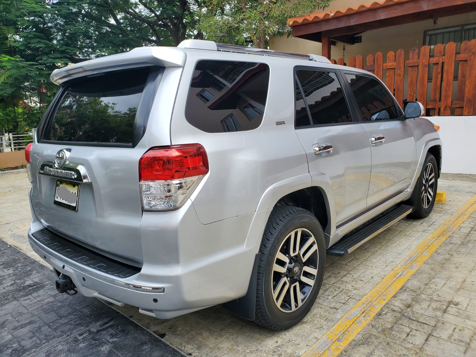 carros - Toyota 4Runner SR5 2011 Versión americana  2