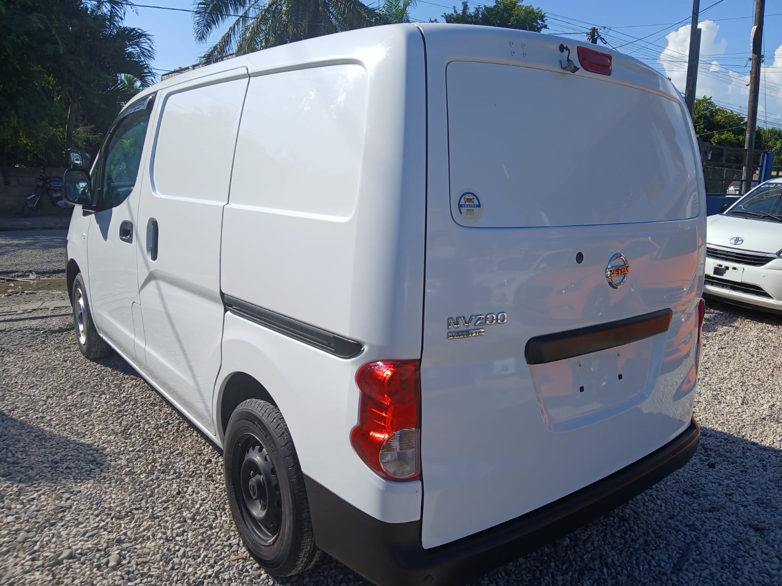 carros - VENDO NISSAN NV200 FINANCIAMIENTO DISPONIBLE  5