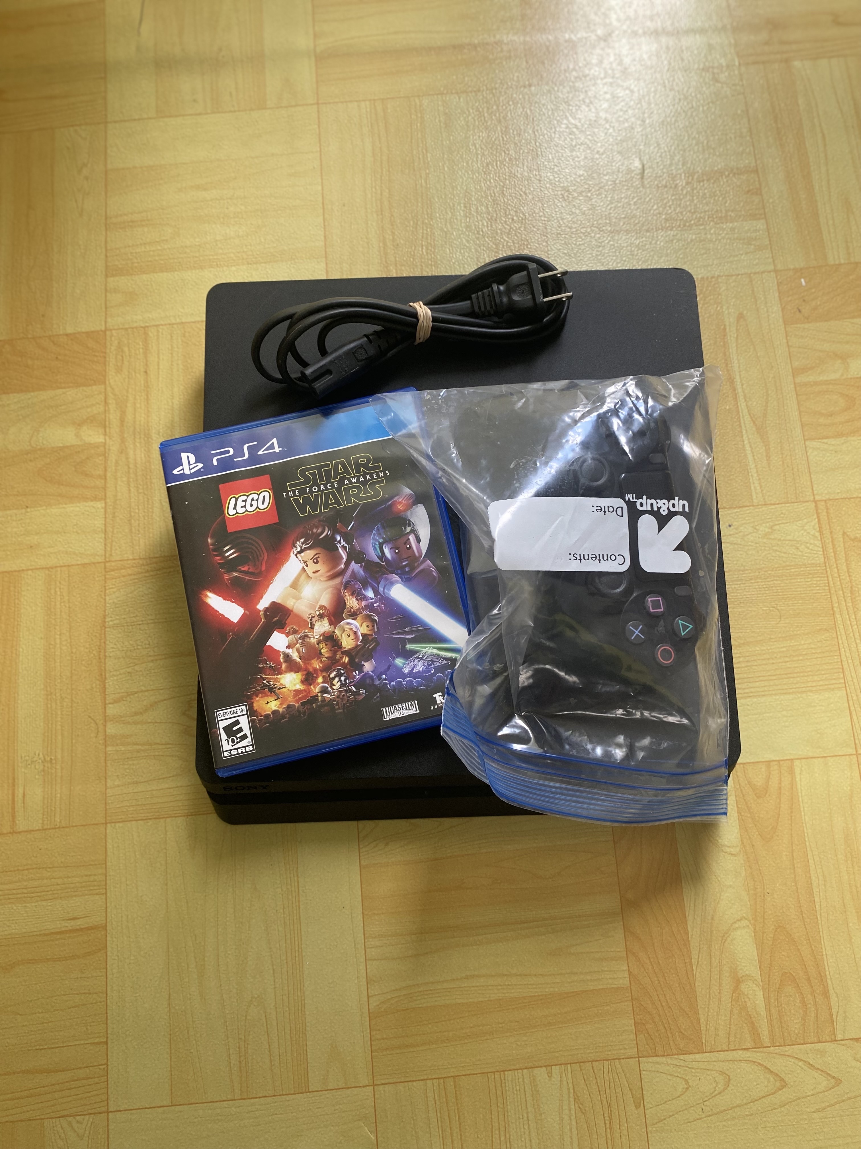 consolas y videojuegos - PlayStation 4 slim 500g 1 juego físico 2 digitales 
Higuey