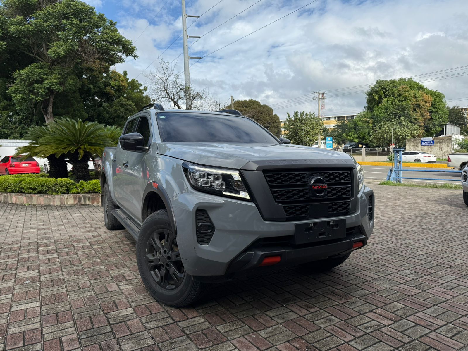 jeepetas y camionetas - Nissan frontier pro x 2023