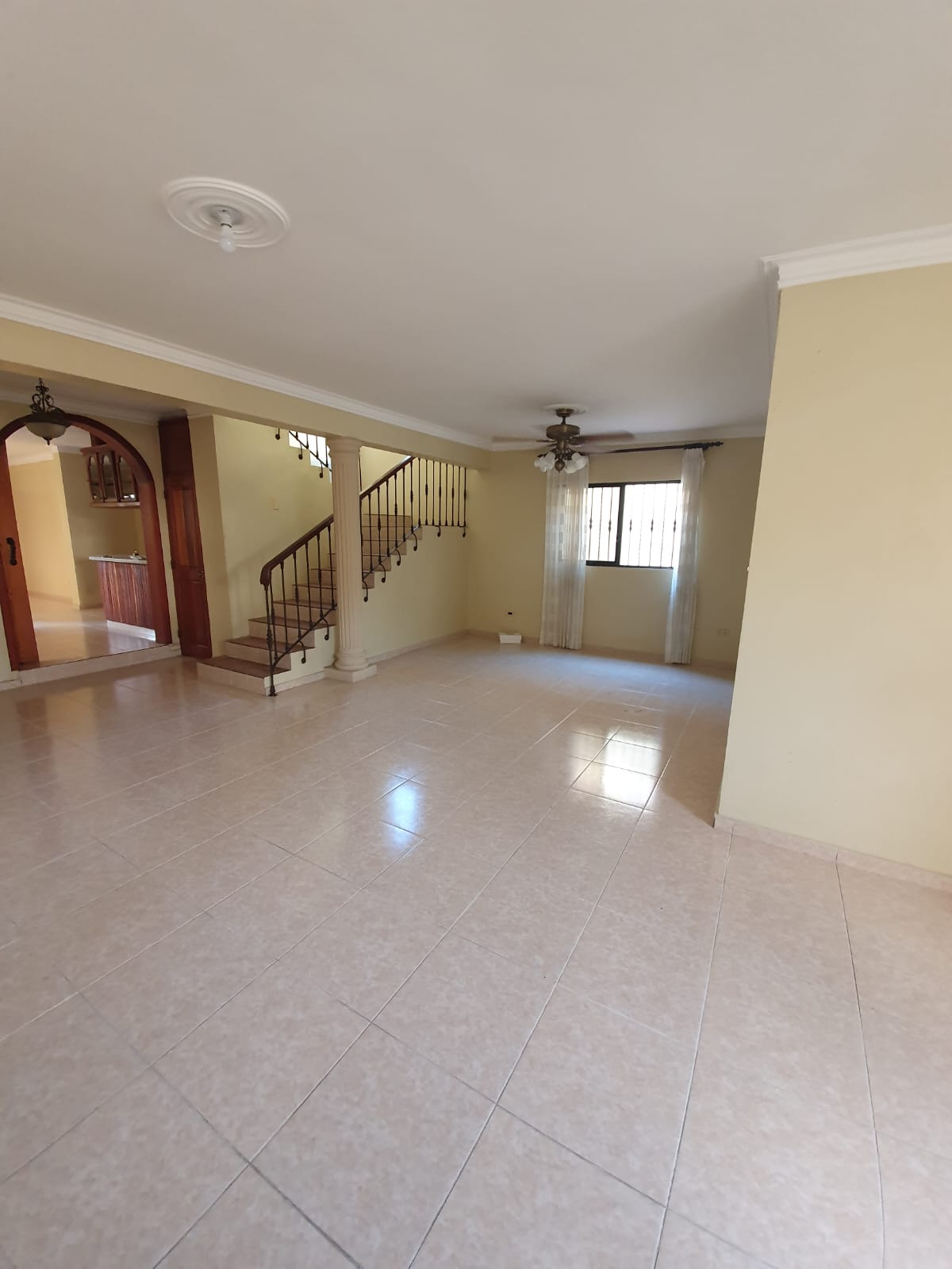 casas - VENTA DE HERMOSA CASA UBICADA EN ALT. ARROYO HONDO 5