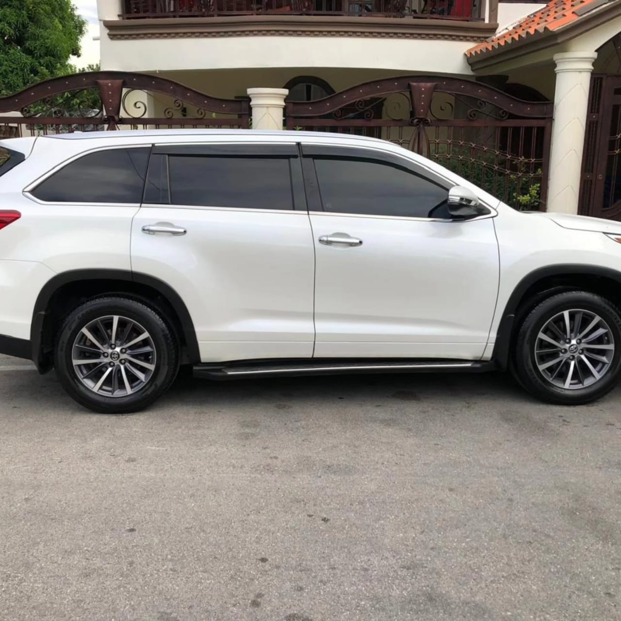 jeepetas y camionetas - TOYOTA HIGHLANDER 2017 XLE FULL 9