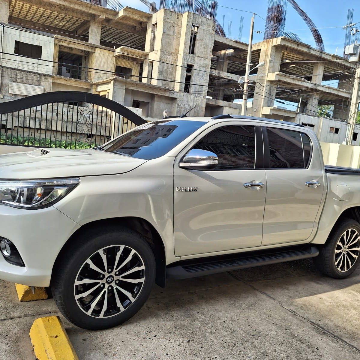 jeepetas y camionetas - Toyota hilux 2018