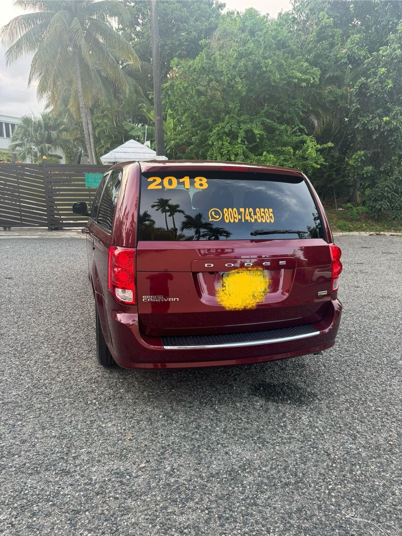 jeepetas y camionetas - Dodge Caravan 2018 en venta
 3