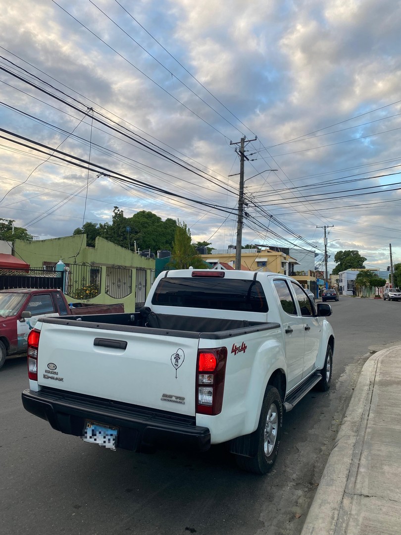 jeepetas y camionetas - Vendo camioneta  9