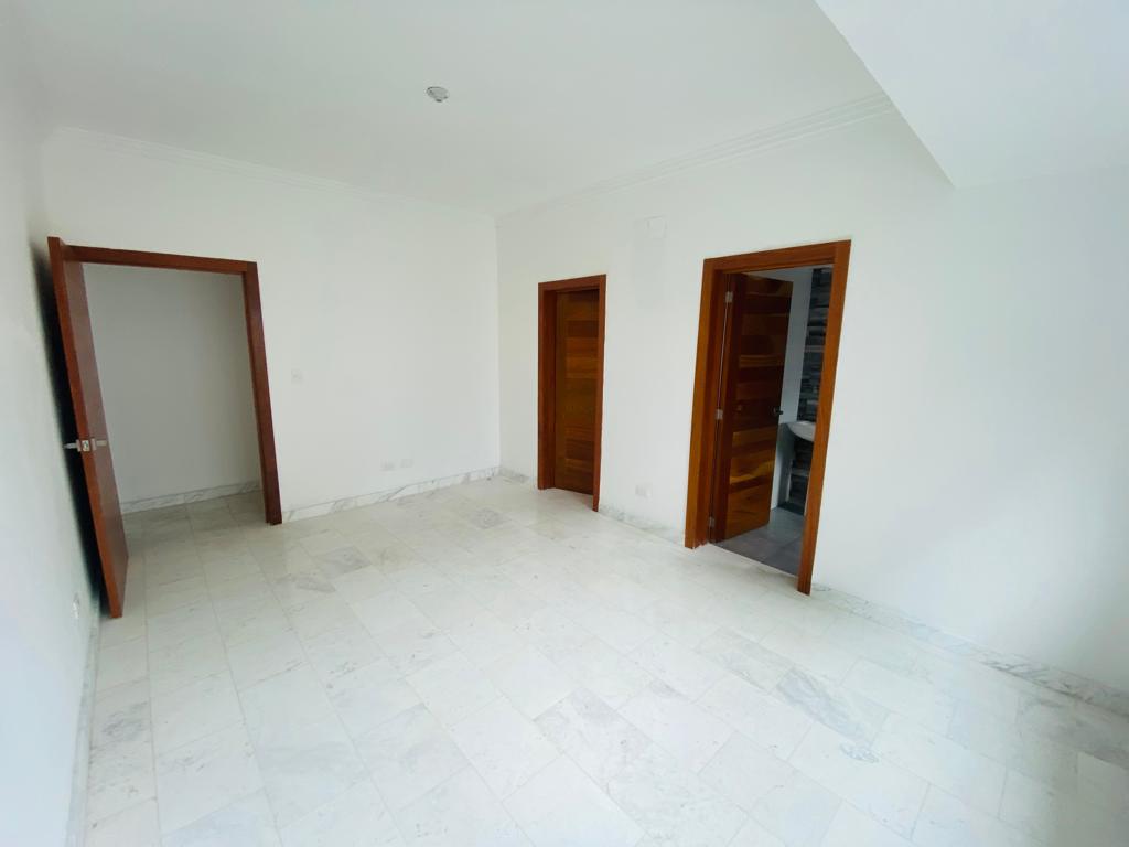 apartamentos - Vendo apto en la esperilla piso alto 8