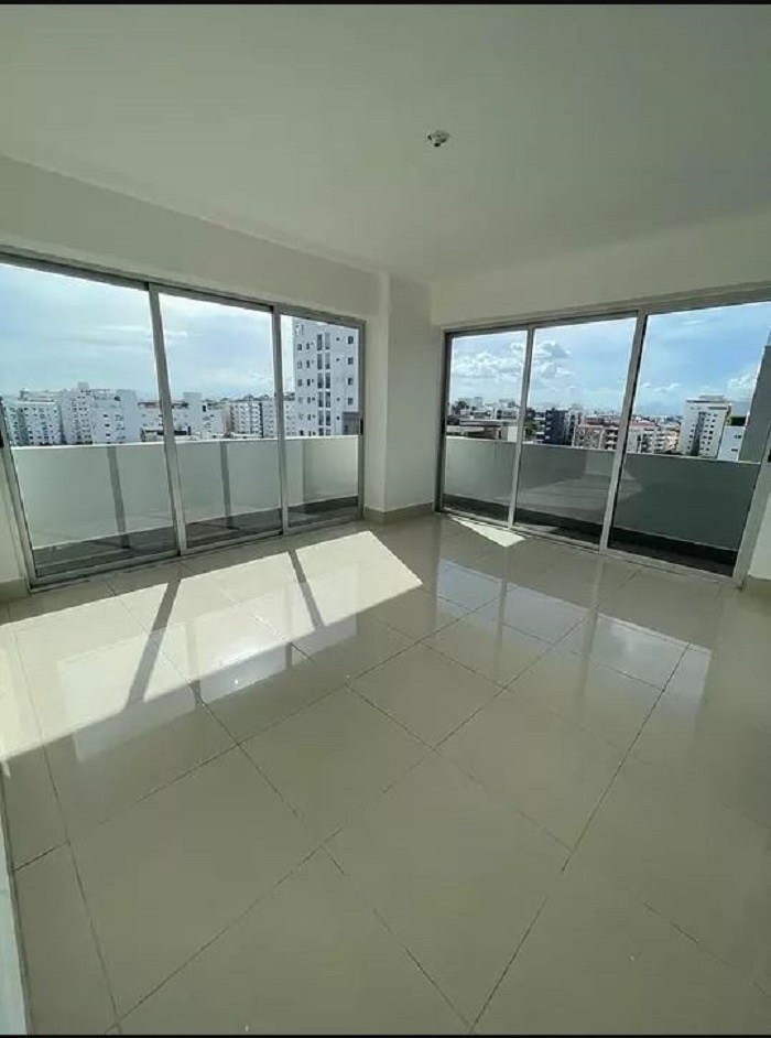 apartamentos - venta de penthouse de 3 niveles de 397mts en Evaristo morales Distrito Nacional  5