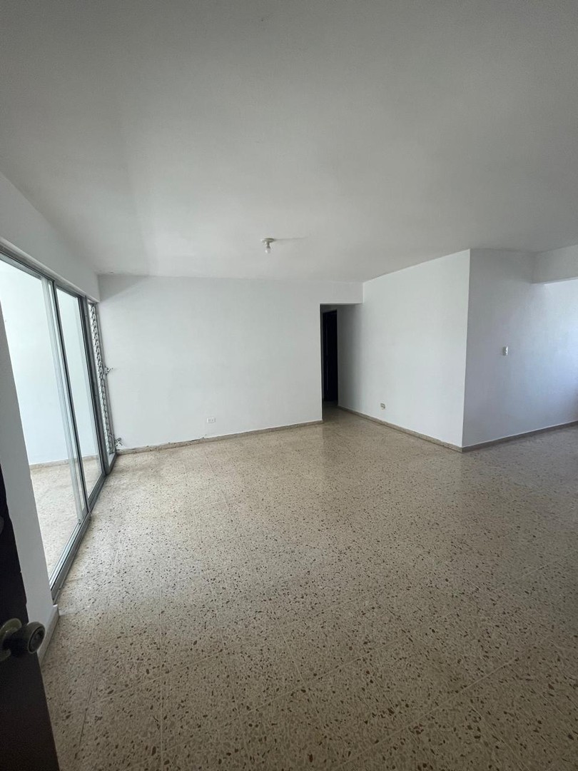 apartamentos - Alquiló en Urb Fernández 2do piso105 mts2 hab1 bañoBalcónRD$42,000 4