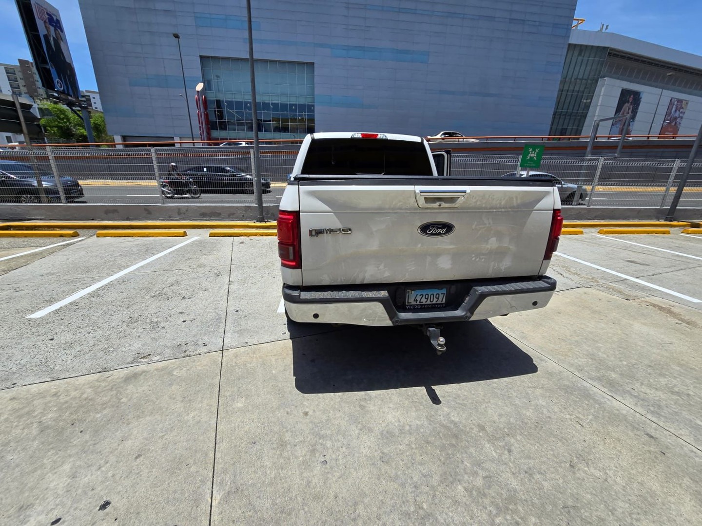 jeepetas y camionetas - Ford F150 lariat 2015  nitida 3