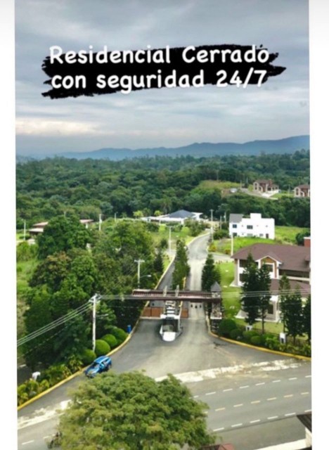 solares y terrenos - Solar Residencial en Jarabacoa de 1,214.54 Mt2 Con su titulo y deslinde , Aire P 4
