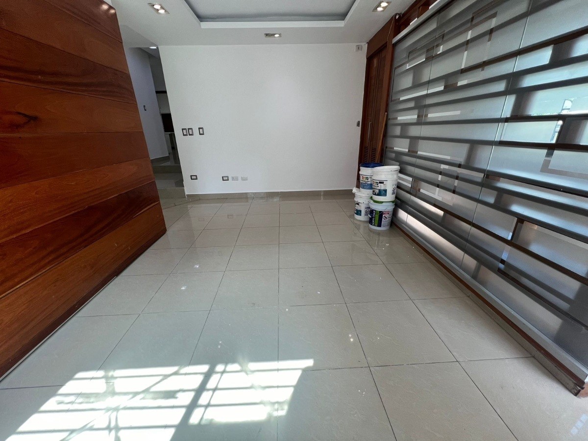 oficinas y locales comerciales - 🔵 Alquilo Local para oficina  2do piso en Serrallés 8