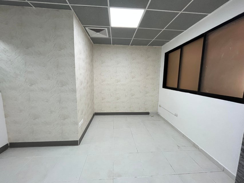 oficinas y locales comerciales - Local Comercial en Alquiler Evaristo Morales  6