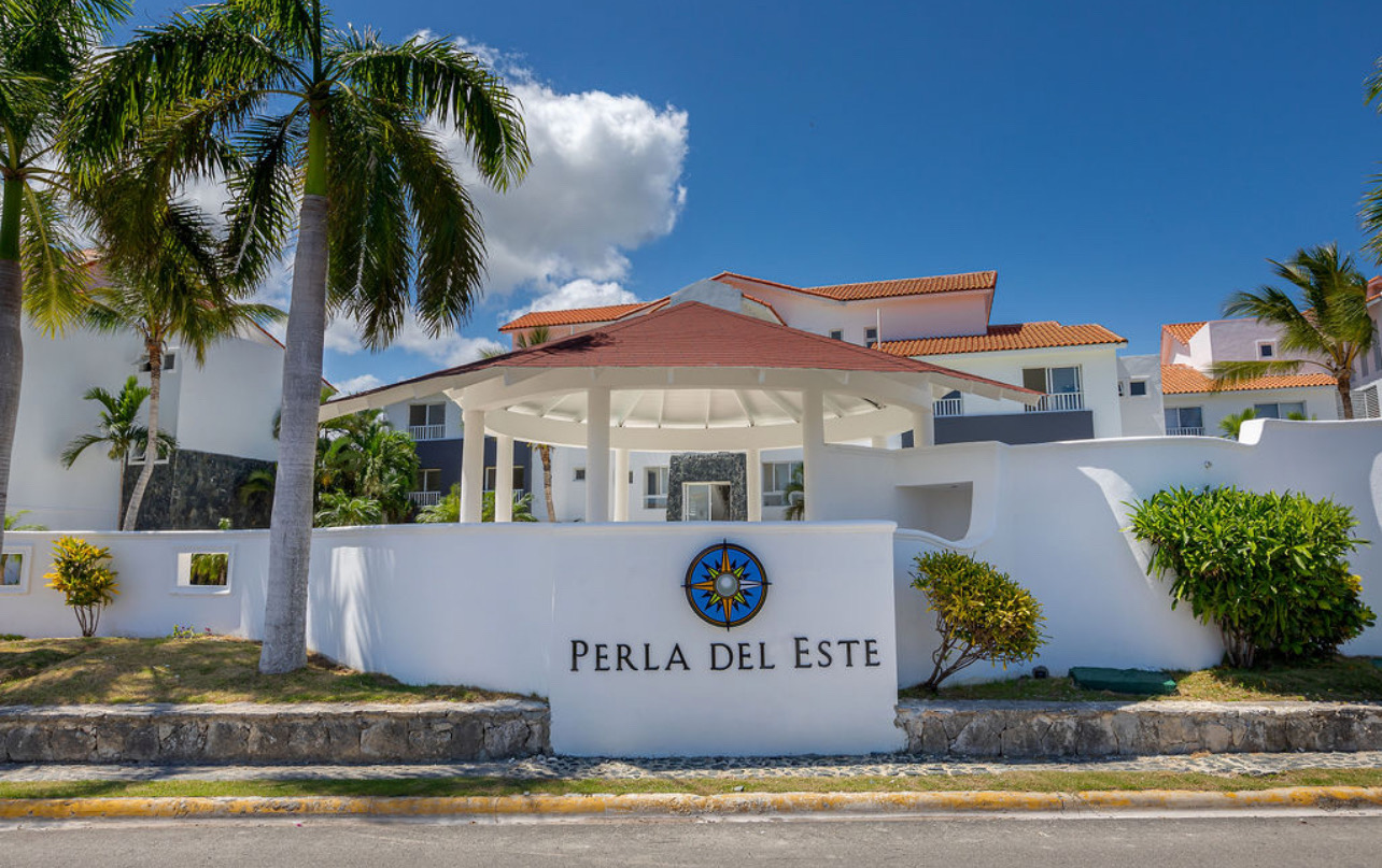 apartamentos - venta de apartamentos listos en punta cana cerca de la playa con piscina  6