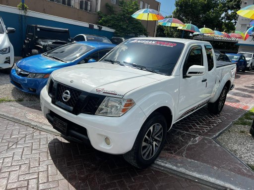 jeepetas y camionetas - Nissan Frontier 2012  excelentes condiciones 2