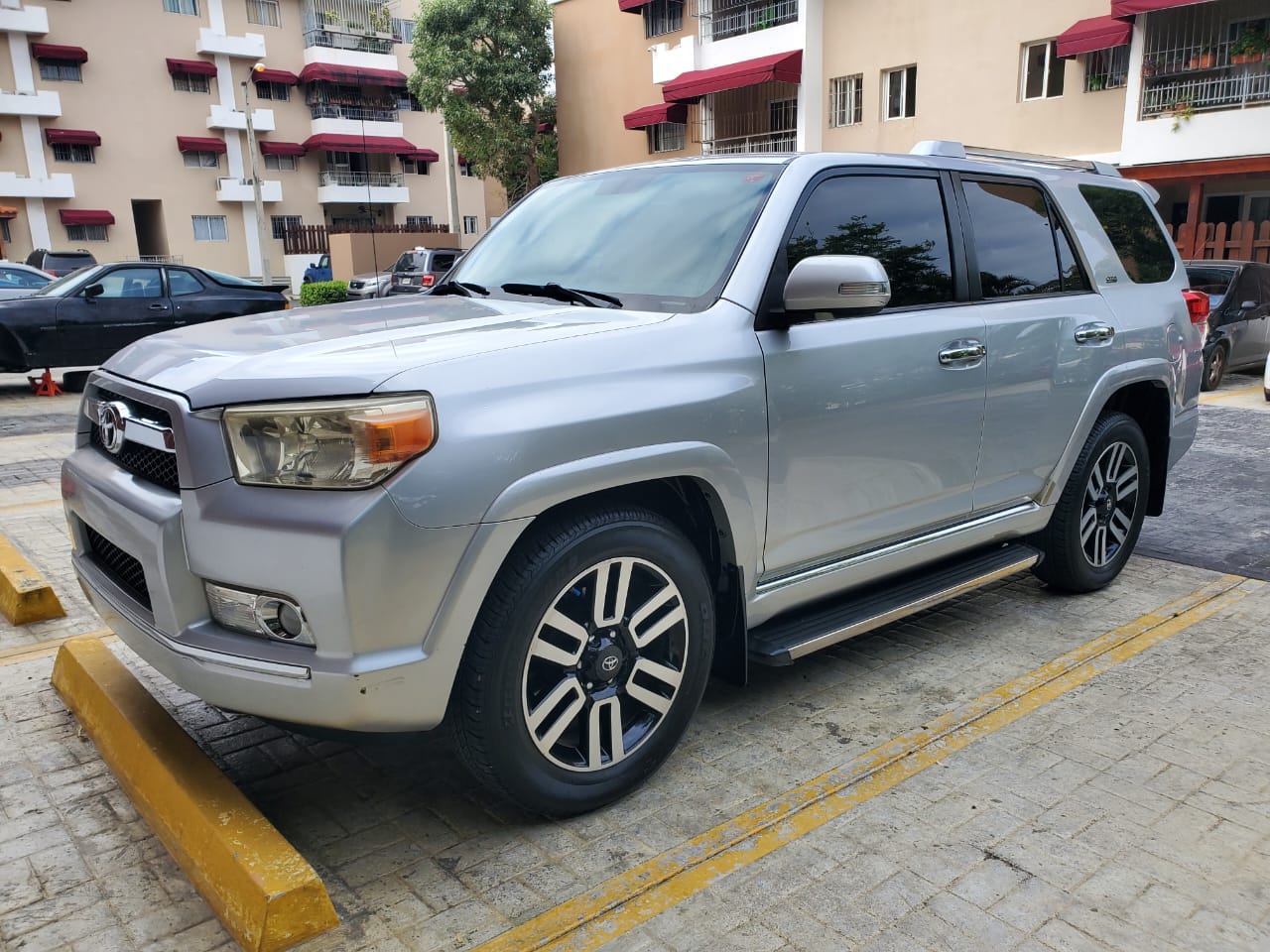 carros - Toyota 4Runner SR5 2011 Versión americana  3