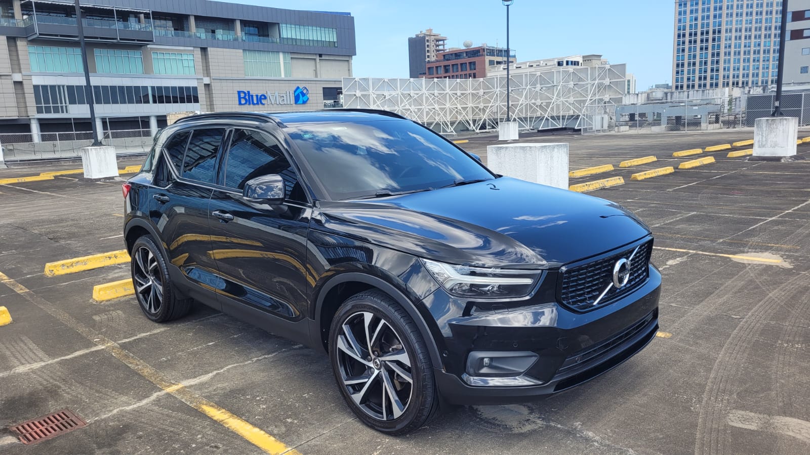 jeepetas y camionetas - Vendo VOLVO XC40 R Design año 2019 2