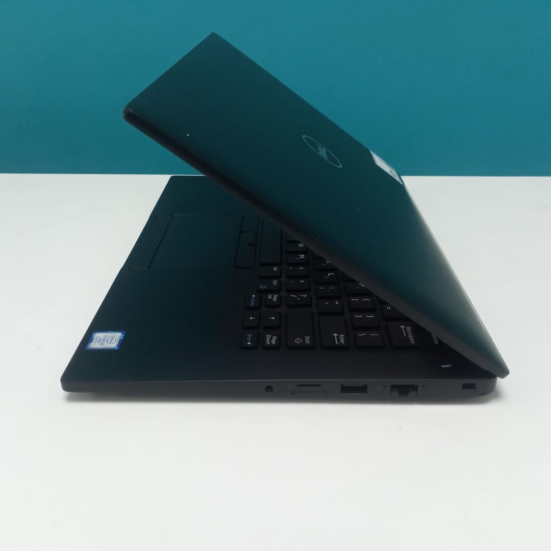 computadoras y laptops - Laptop, DELL Latitude 7480 / 7th Gen, Intel Core i5 / 8GB DDR4 / 256GB SSD

SUPE 2