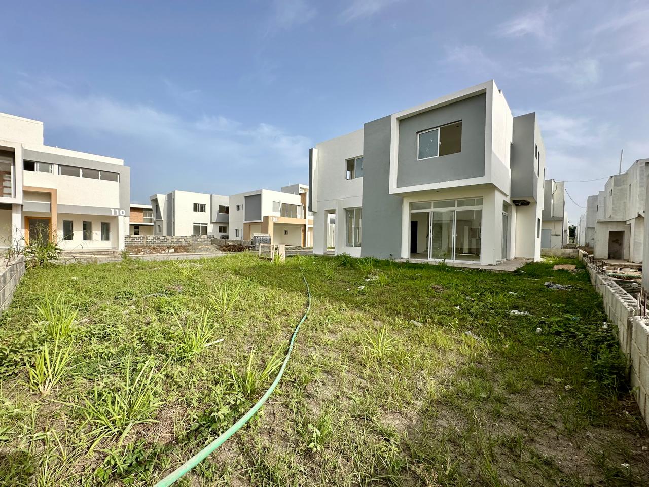 casas - Casa en Quinta del Sur con solar adicional 1