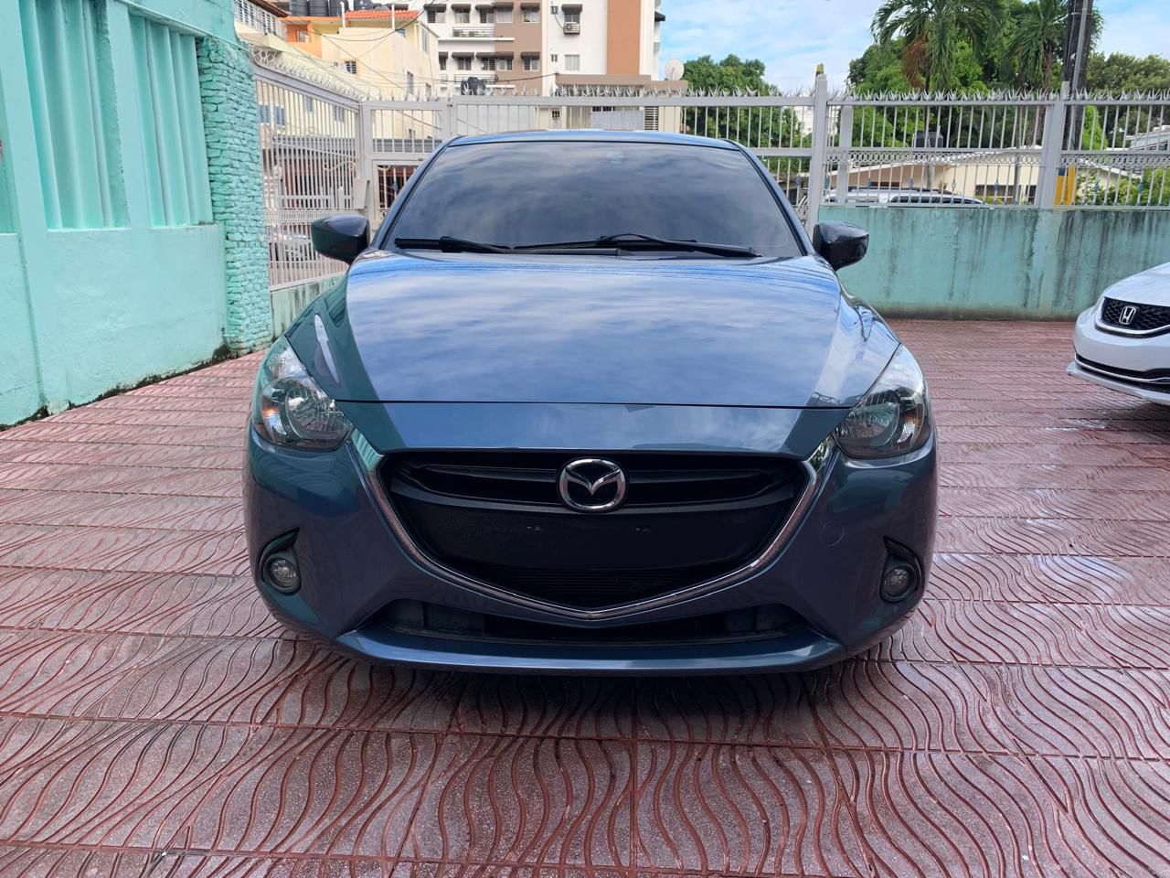 carros - mazda demio 2015