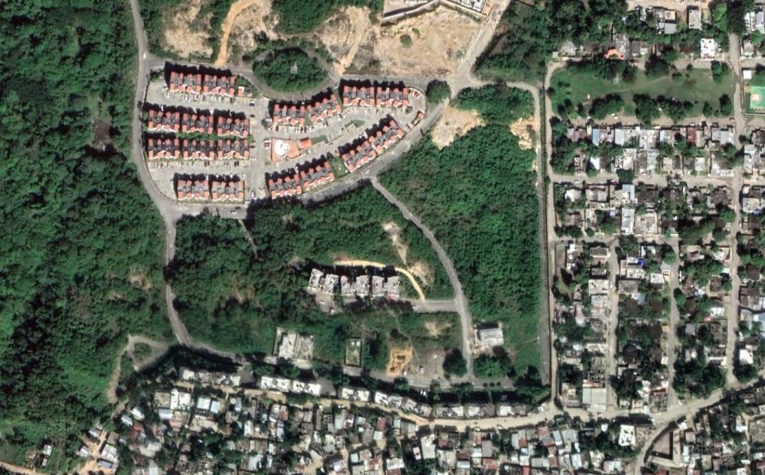 solares y terrenos - Vendemos este solar de 3.855 metros, en Colinas del arroyo 2, con titulo. 