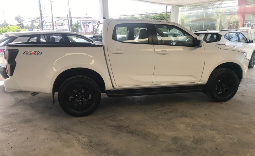jeepetas y camionetas - 2025 Isuzu DMAX LSE 0Km  5