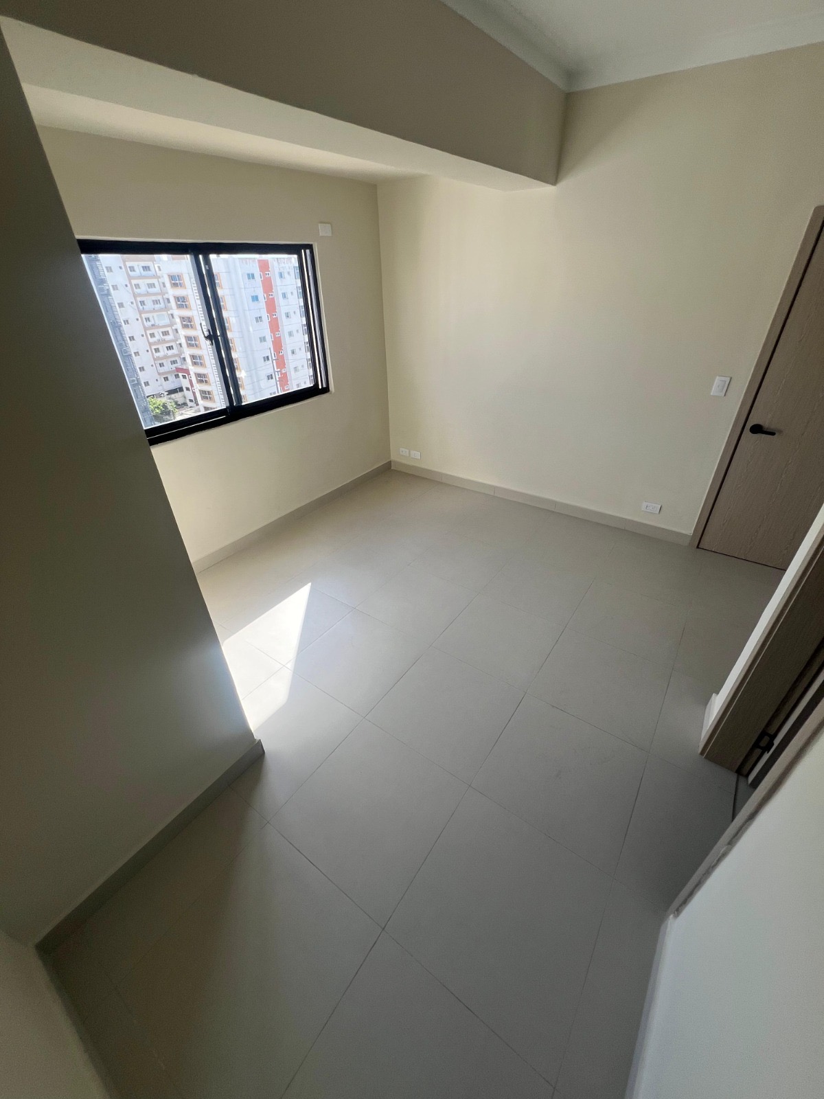 apartamentos - Alquiló piso 9 Evaristo morales dos hab balcón dos 7