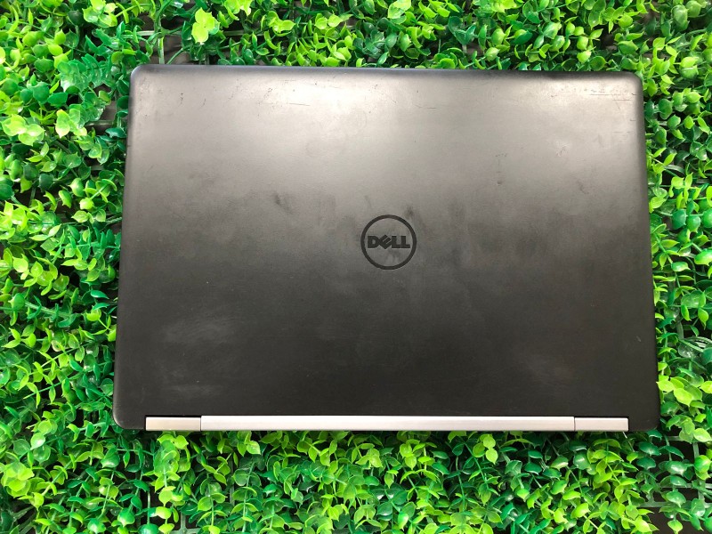 computadoras y laptops - Laptop Dell Latitude E5470 14", i3-6Ta, 8GB Ram, 120GB SSD 4