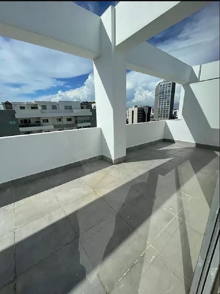 apartamentos - venta de penthouse de 3 niveles de 397mts en Evaristo morales Distrito Nacional  3