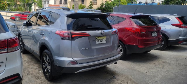 jeepetas y camionetas - TOYOTA RAV4 XLE FULL 2017 2