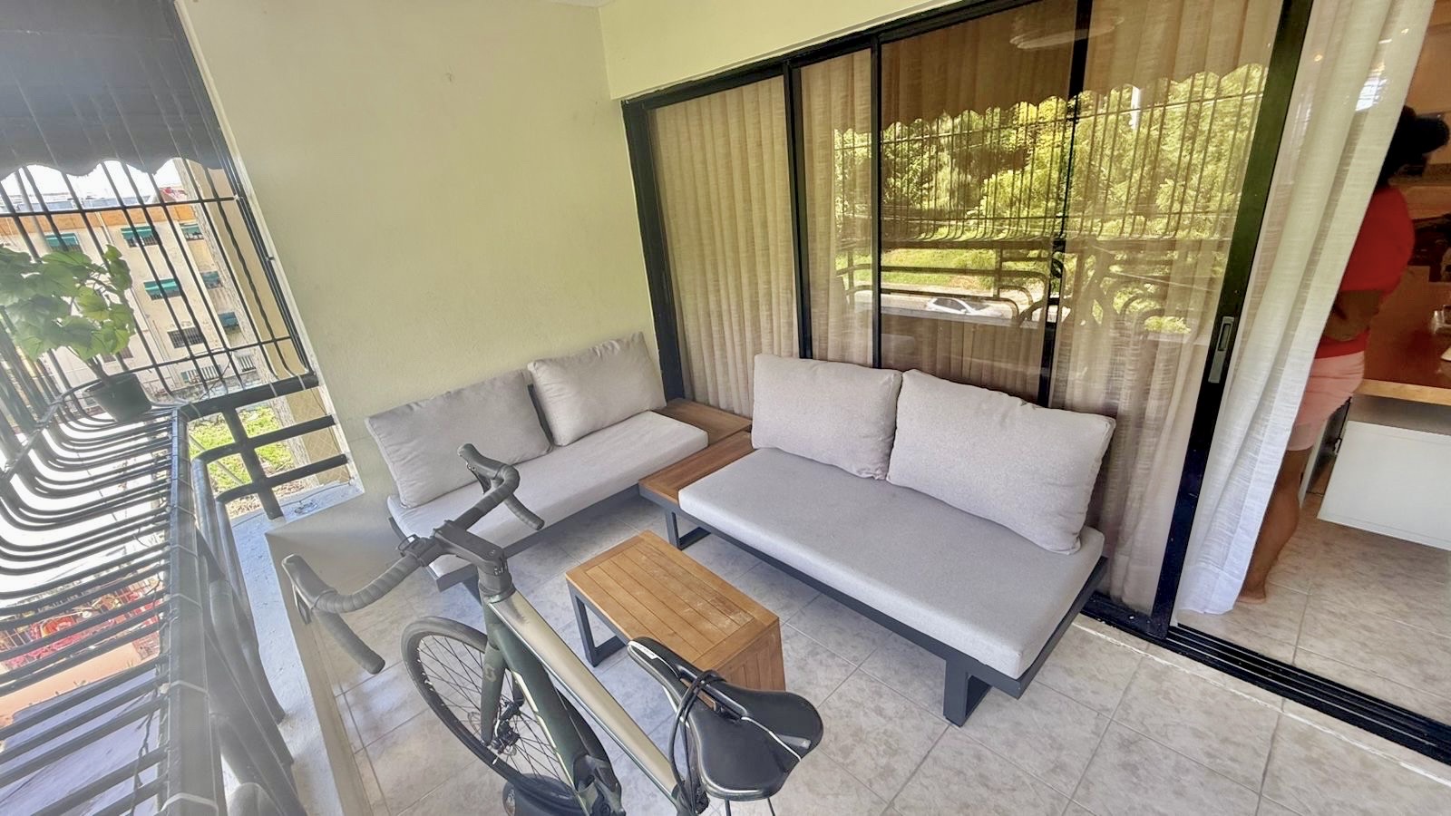 apartamentos - Apartamento en venta, 
Cayetano Germosen a pasos del Parque Mirador Sur 1