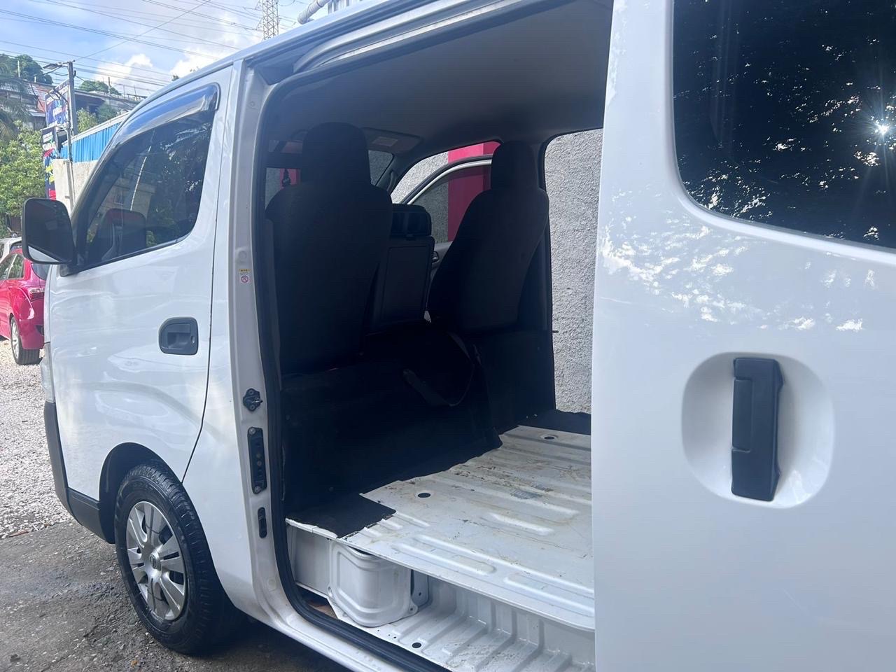 jeepetas y camionetas - Nissan nv350 2016  5