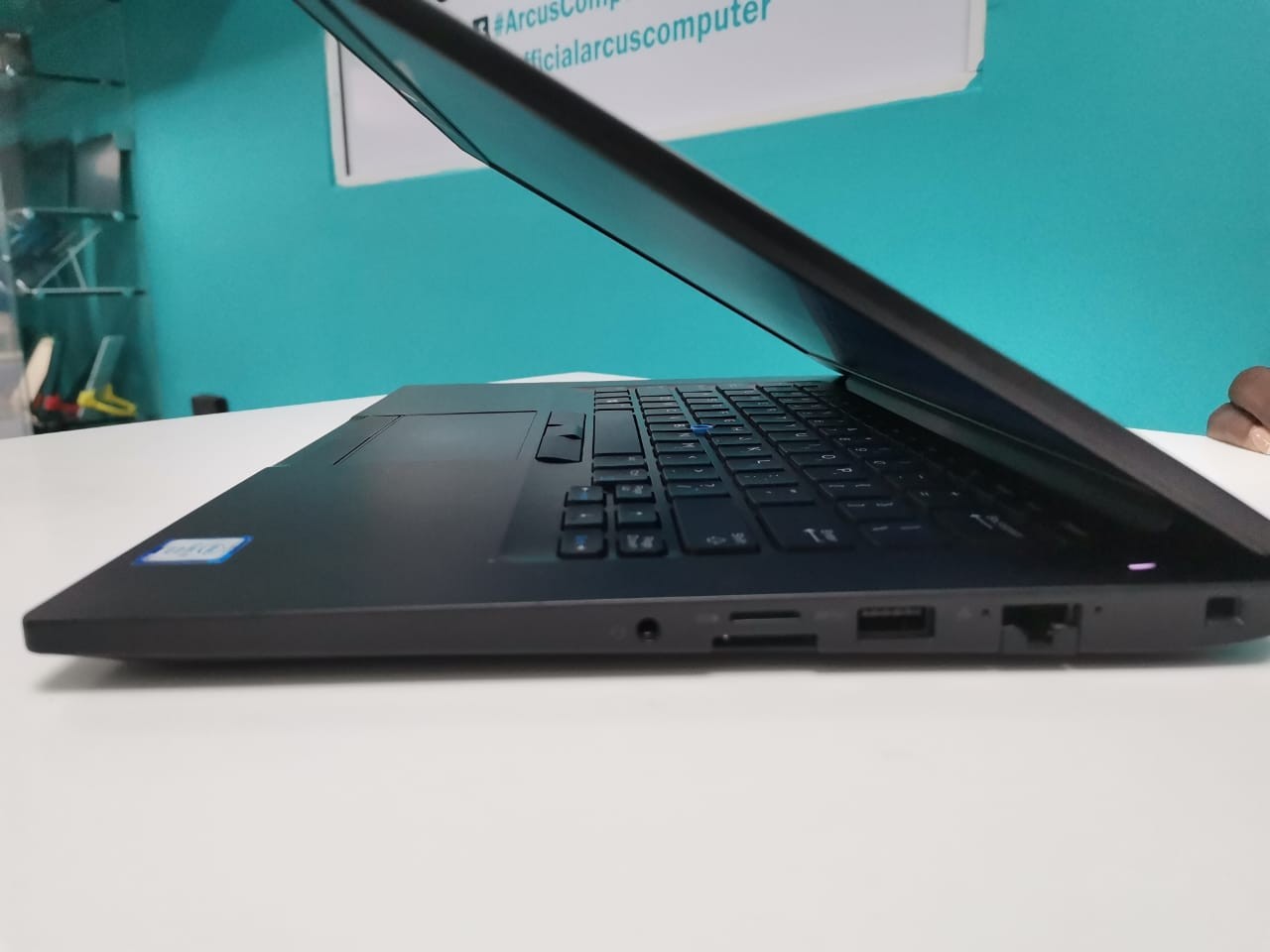 computadoras y laptops - Laptop, Dell Latitude7480/ 6th Gen , intel Core i7/ 8GB DDR4 , 256GB SSD
 7