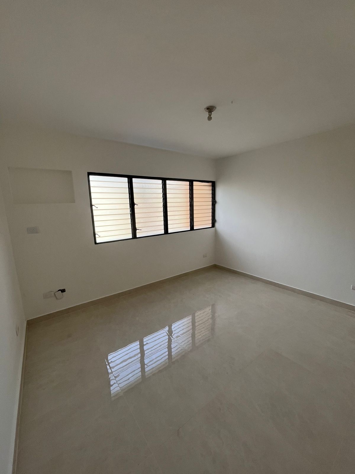 apartamentos - Apartamento de 3 Hab en Residencial Cerrado 9