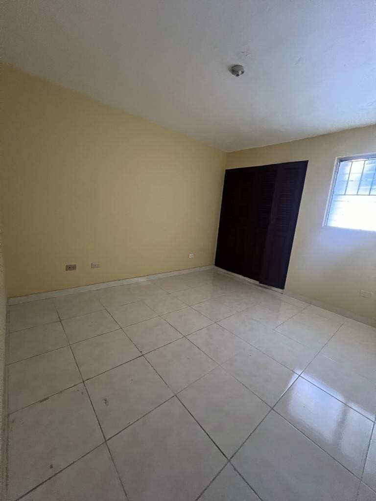 apartamentos - Alquilo apto vacio de 2 hab, 1 baño, balcon integrado, sala, comedor, area de la 8