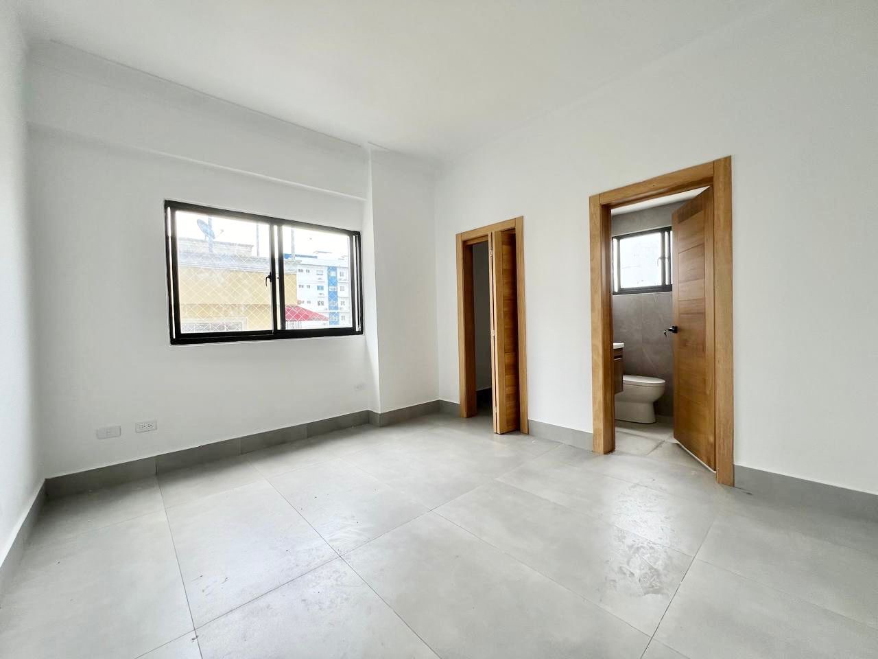 apartamentos - Vendo en el millón tres hab  3