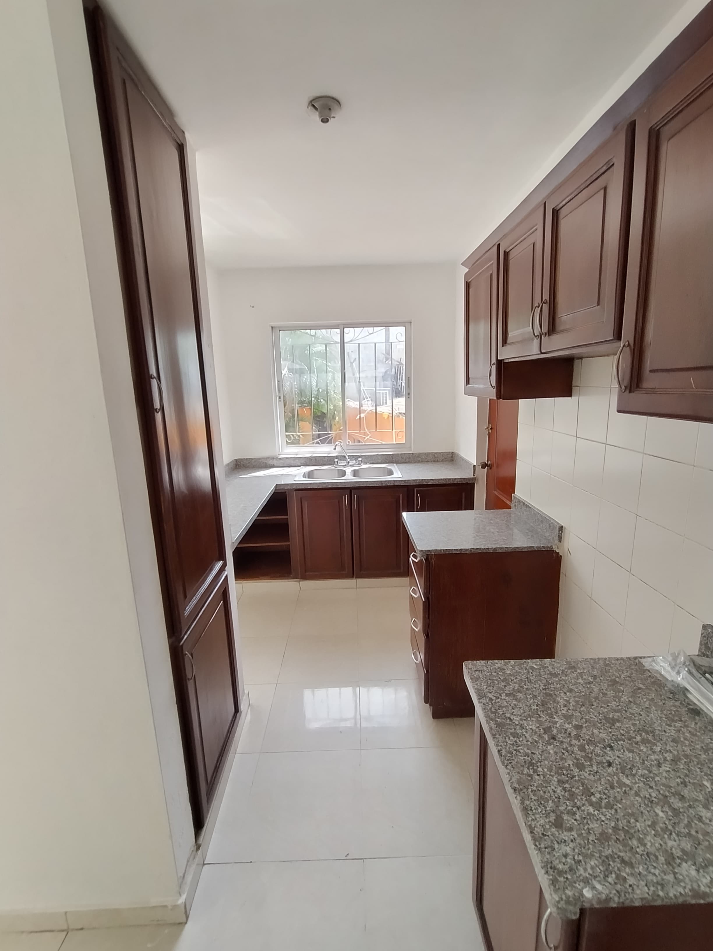 apartamentos - Venta de Apartamento clásico en Av. Jacobo Majluta 4