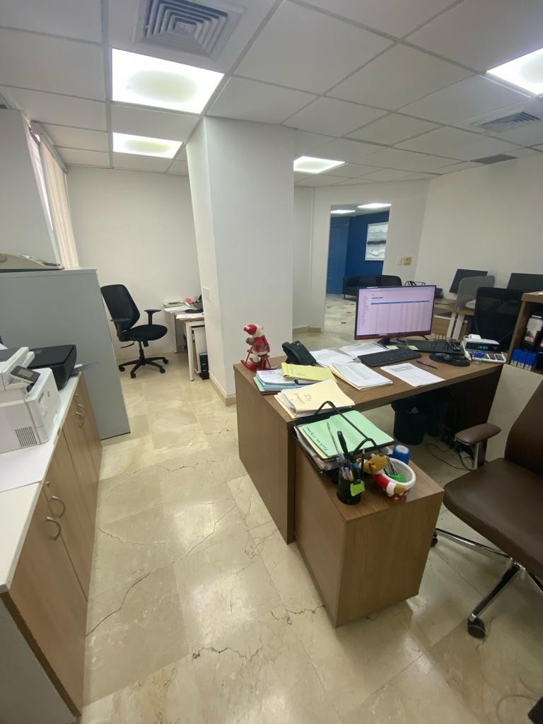oficinas y locales comerciales - VENDO Oficina en Torre Corporativa, 7mo Piso, Evaristo Morales.  

COD: PD134 4