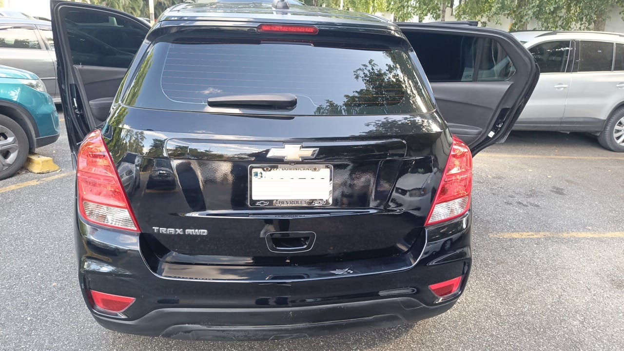 jeepetas y camionetas - Traspaso Chevrolet Trax 2018  0