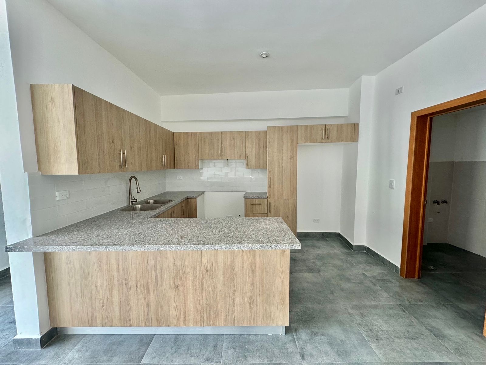 apartamentos - VENDO 2DA CON TERRAZA, NUEVO,EVARISTO MORALES, 3 HAB, 193 MTS BAÑOS, US 305,000 3