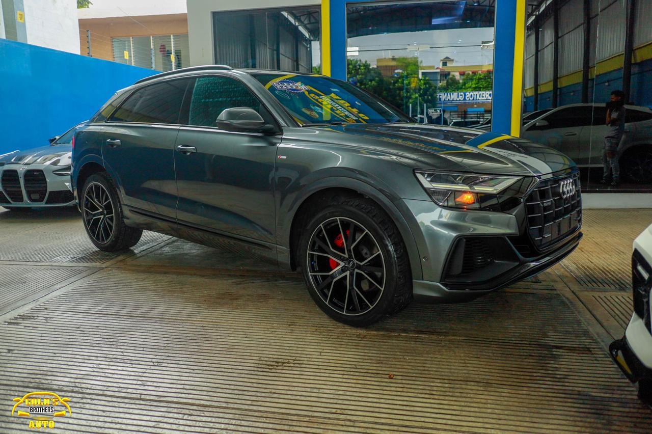 jeepetas y camionetas - Audi Q8 Premium Plus S-Line 2019 Clean Carfax 0