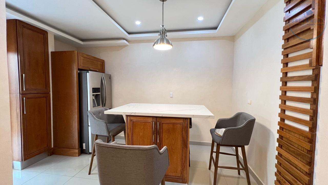 apartamentos - Apartamento en venta en Naco un 2do Piso con Terraza 1