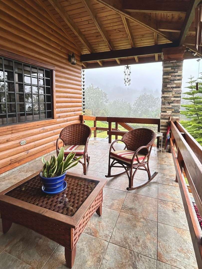 casas vacacionales y villas - Casa de Montaña en Constanza  2