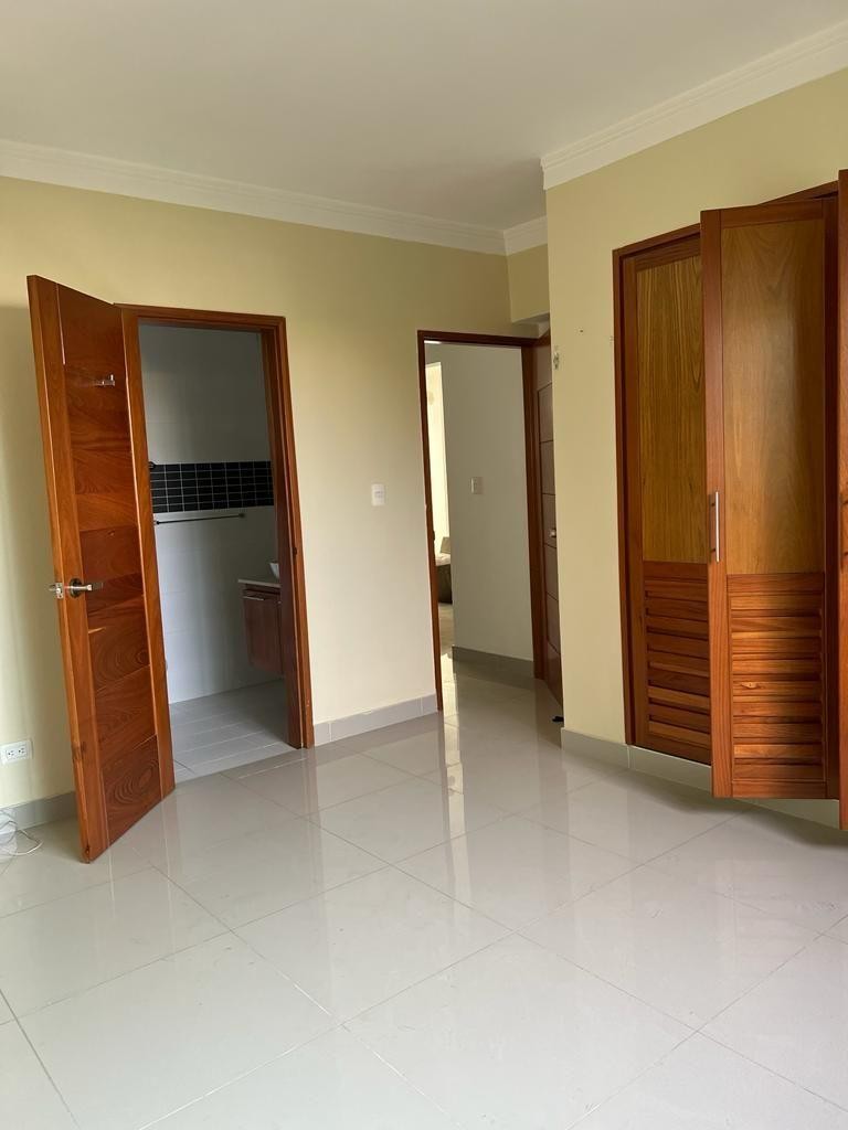 apartamentos - 🏠Apartamento amueblado en Evaristo Morales - ¡Listo para mudarse!

USD1300 1