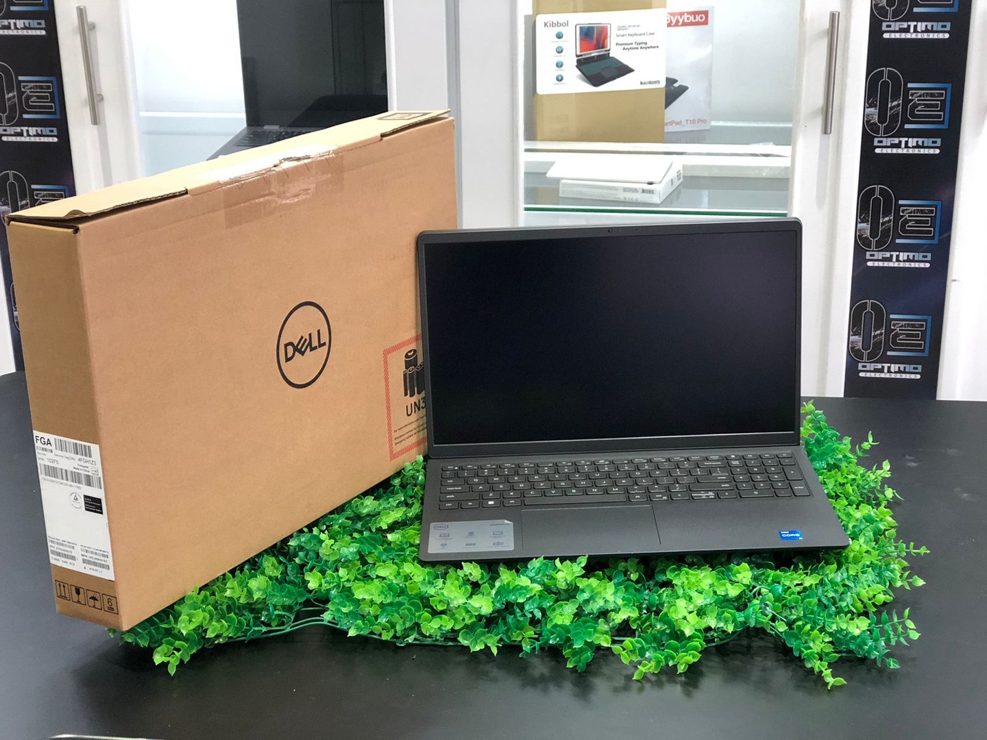 computadoras y laptops - Dell Inspiro 15, 15,6 Pulgadas Full HD Touch, i5-1155G7 con 8GB de Ram y 256GB 6